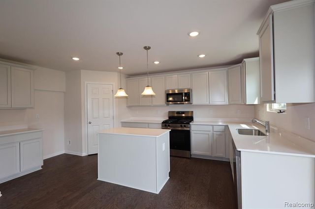 618 Whisperwood Way, Chelsea, MI 48118