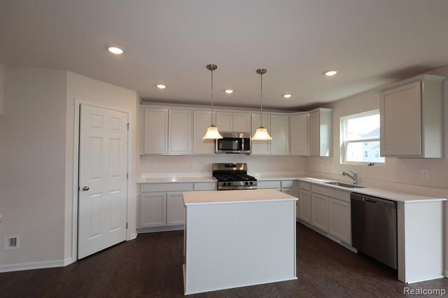 618 Whisperwood Way, Chelsea, MI 48118
