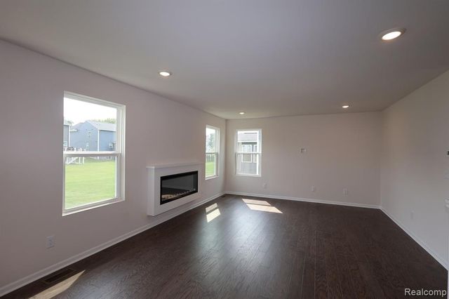 618 Whisperwood Way, Chelsea, MI 48118