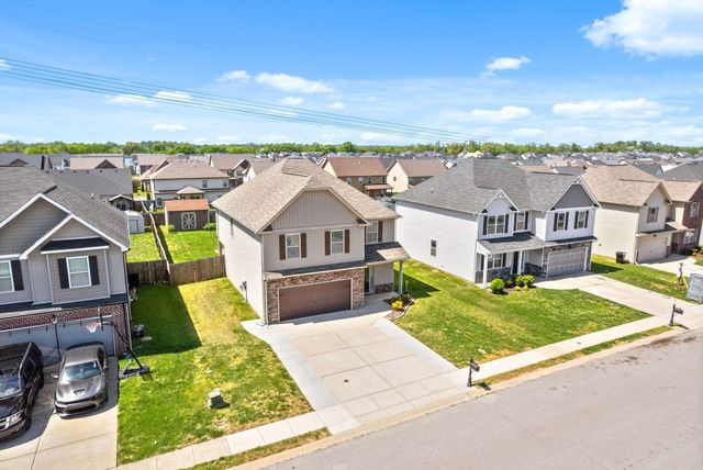 1236 Winterset Dr, Clarksville, TN 37040