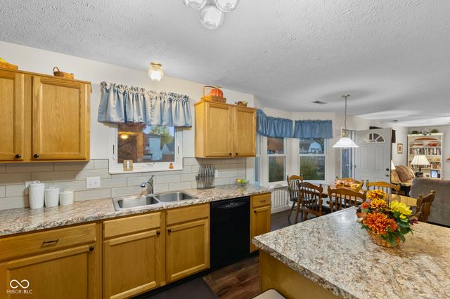 6913 Thousand Oaks Drive, Indianapolis, IN 46214