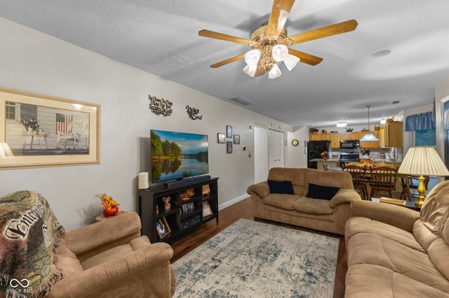 6913 Thousand Oaks Drive, Indianapolis, IN 46214