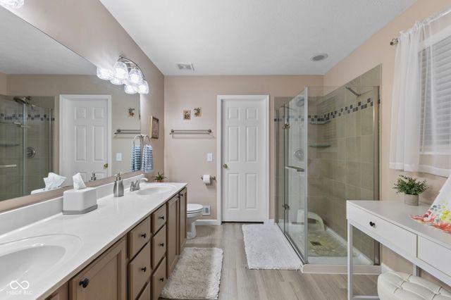 6913 Thousand Oaks Drive, Indianapolis, IN 46214