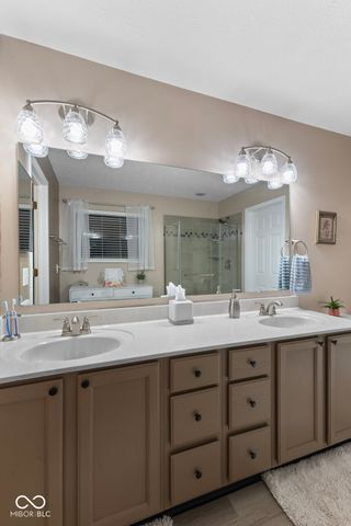 6913 Thousand Oaks Drive, Indianapolis, IN 46214