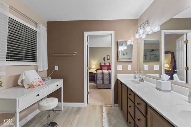 6913 Thousand Oaks Drive, Indianapolis, IN 46214