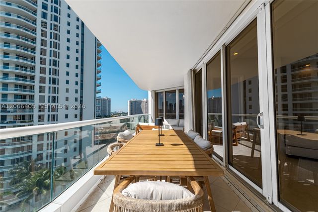 7000 Island Blvd 1402, Aventura, FL 33160