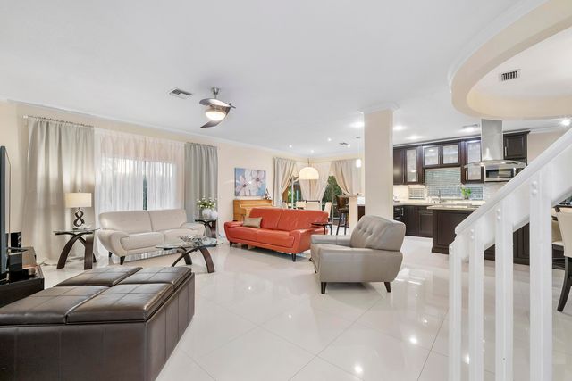 11377 Lakeview Drive 69-u, Coral Springs, FL 33071