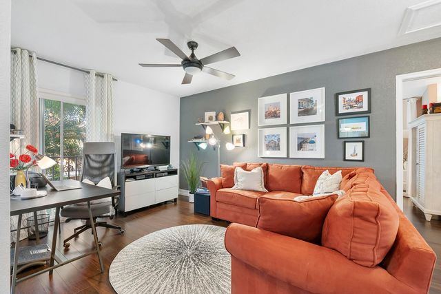 11377 Lakeview Drive 69-u, Coral Springs, FL 33071