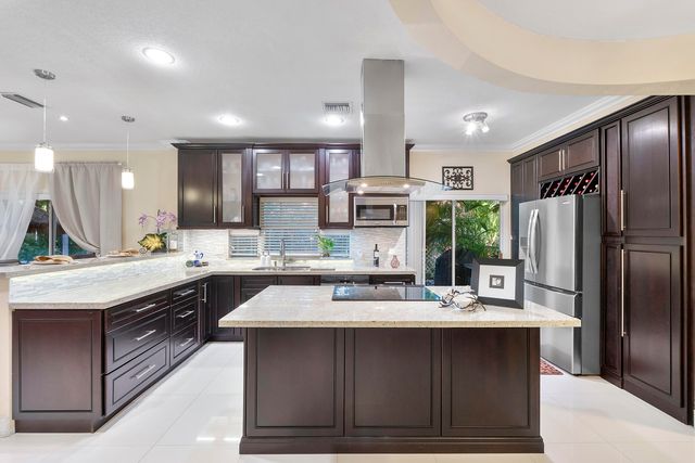 11377 Lakeview Drive 69-u, Coral Springs, FL 33071