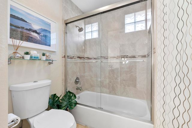 11377 Lakeview Drive 69-u, Coral Springs, FL 33071