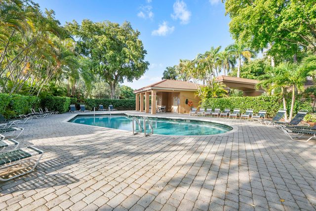 11377 Lakeview Drive 69-u, Coral Springs, FL 33071