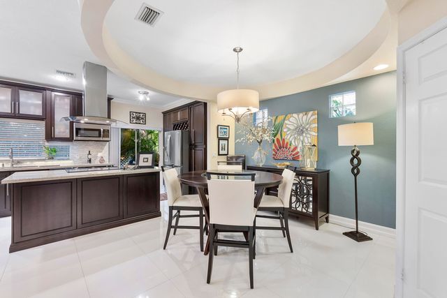 11377 Lakeview Drive 69-u, Coral Springs, FL 33071