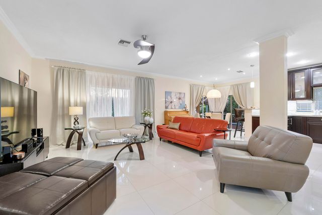 11377 Lakeview Drive 69-u, Coral Springs, FL 33071