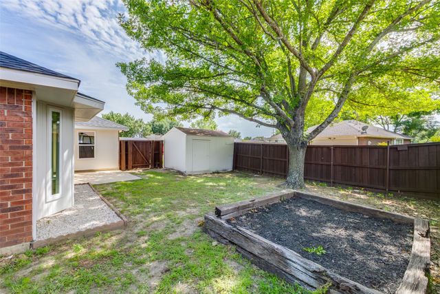 713 Bridgewater Lane, Mesquite, TX 75181