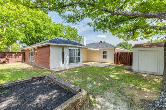 713 Bridgewater Lane, Mesquite, TX 75181