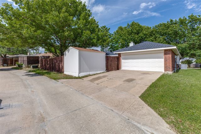 713 Bridgewater Lane, Mesquite, TX 75181