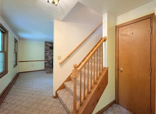 107 Douglas Pike, Uxbridge, MA 01569
