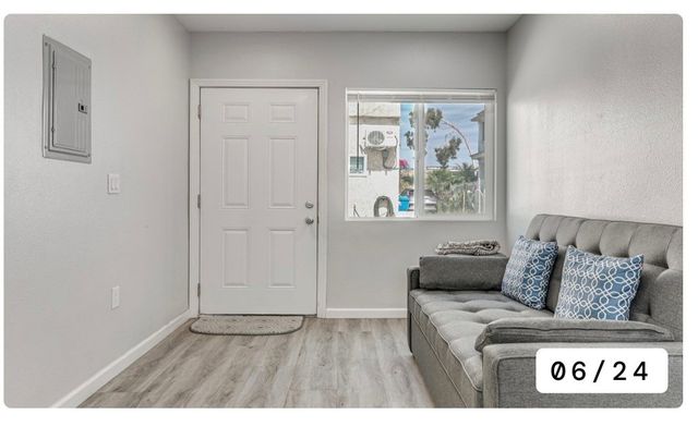 1816 W 22nd, Los Angeles, CA 90018