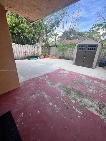 20613 SW 93rd Ave 2, Cutler Bay, FL 33189