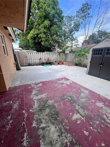 20613 SW 93rd Ave 2, Cutler Bay, FL 33189