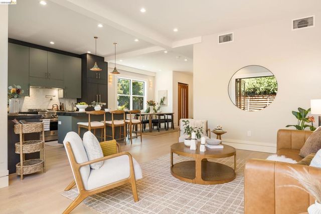 2619 Mathews St, Berkeley, CA 94702