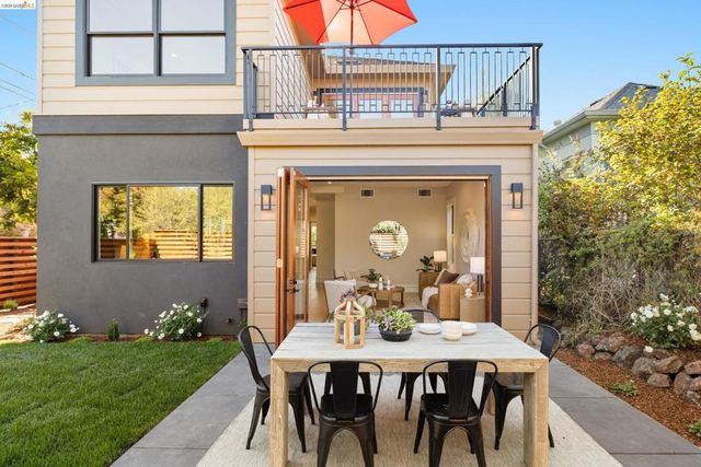 2619 Mathews St, Berkeley, CA 94702