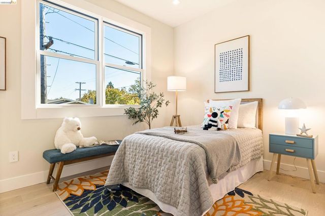 2619 Mathews St, Berkeley, CA 94702