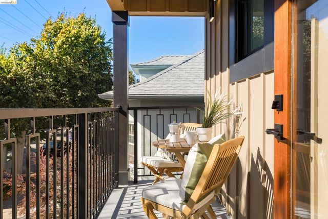 2619 Mathews St, Berkeley, CA 94702