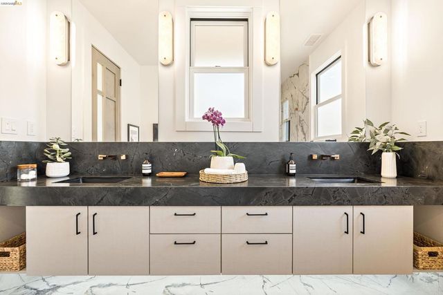 2619 Mathews St, Berkeley, CA 94702
