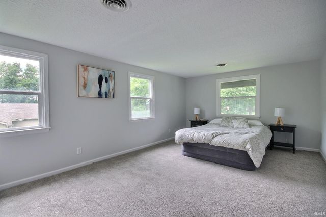 8120 Manor Drive, Fort Wayne, IN 46825