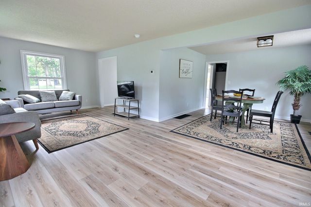 8120 Manor Drive, Fort Wayne, IN 46825