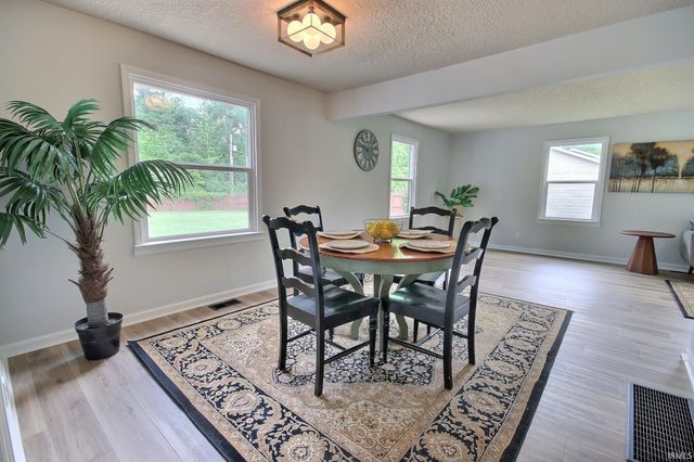 8120 Manor Drive, Fort Wayne, IN 46825