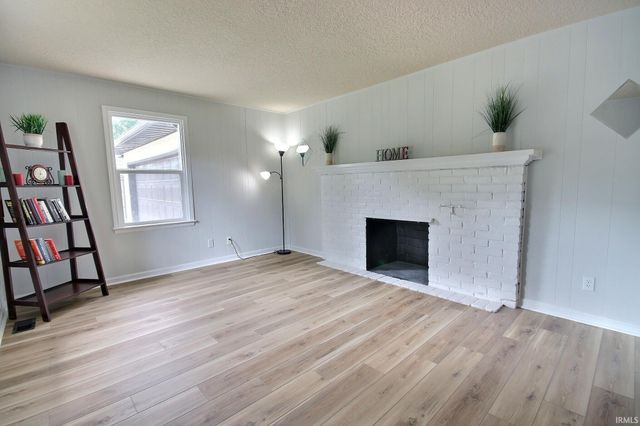 8120 Manor Drive, Fort Wayne, IN 46825