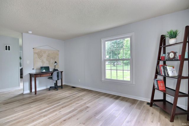 8120 Manor Drive, Fort Wayne, IN 46825
