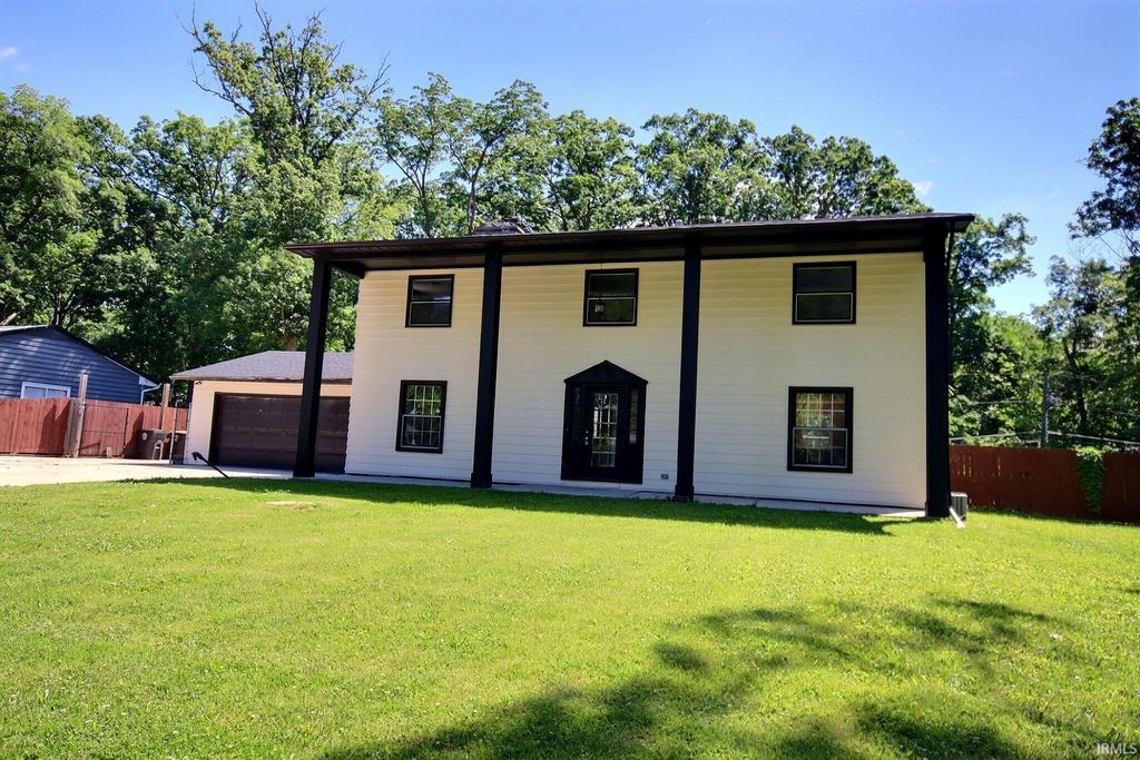 8120 Manor Drive, Fort Wayne, IN 46825