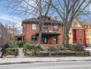 712 S Aiken Avenue, Shadyside, PA 15232