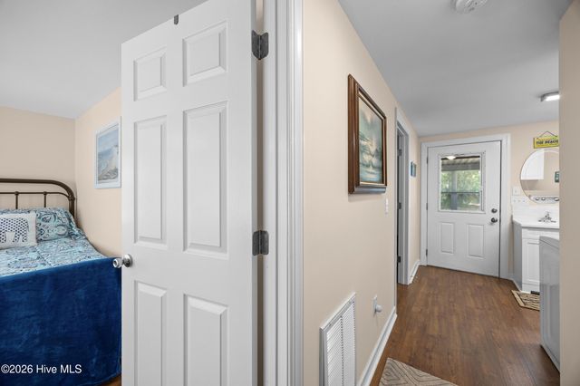 7108 Carolina Beach Road, Wilmington, NC 28412