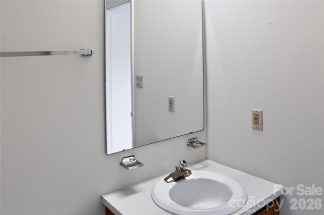 6805 Cabot Circle, Charlotte, NC 28226