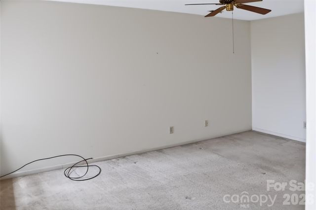 6805 Cabot Circle, Charlotte, NC 28226