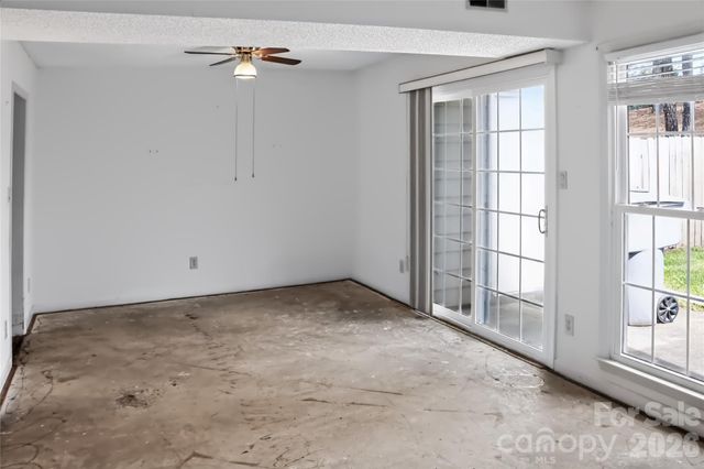 6805 Cabot Circle, Charlotte, NC 28226