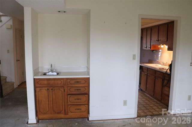 6805 Cabot Circle, Charlotte, NC 28226