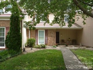 6805 Cabot Circle, Charlotte, NC 28226