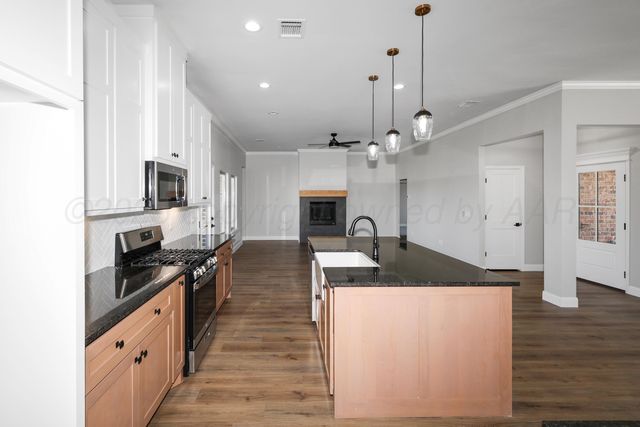 26 BUCKSTON Drive, Canyon, TX 79015