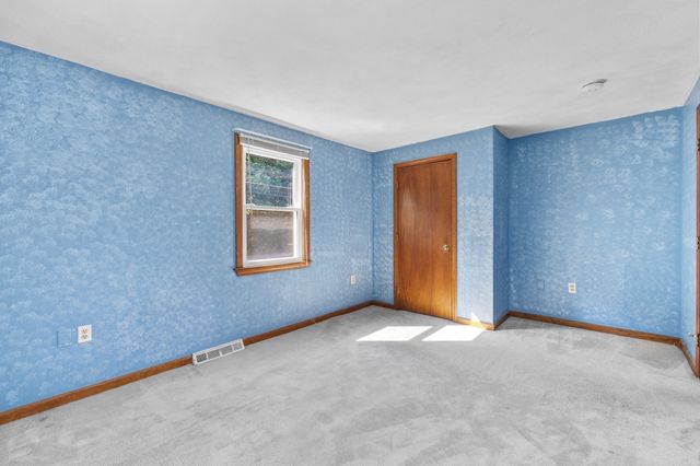 129 Forest St, Franklin, MA 02038