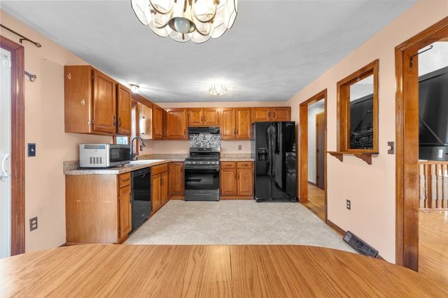 129 Forest St, Franklin, MA 02038