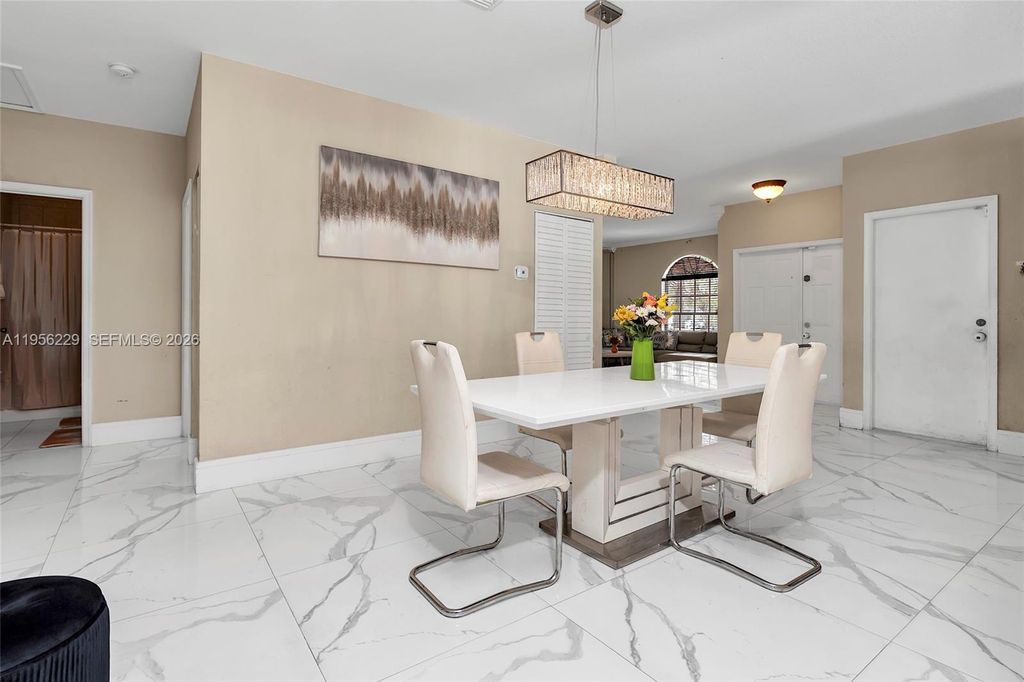 Image 13 of property listing at 790 NW 16th Pl, Pompano Beach, FL 33060