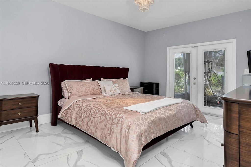 Image 22 of property listing at 790 NW 16th Pl, Pompano Beach, FL 33060