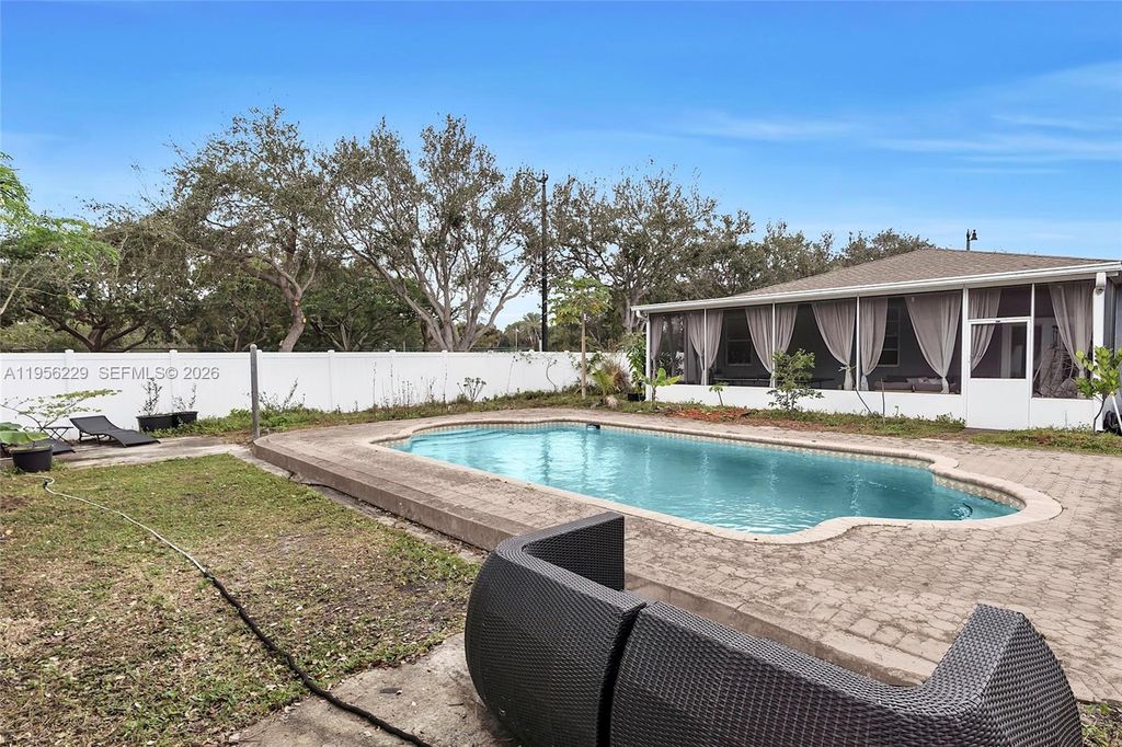 Image 30 of property listing at 790 NW 16th Pl, Pompano Beach, FL 33060