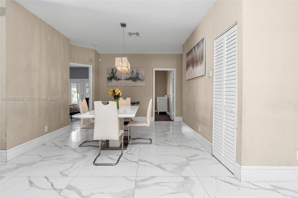 Image 4 of property listing at 790 NW 16th Pl, Pompano Beach, FL 33060