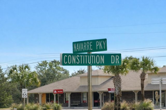1915 Constitution Dr, Navarre, FL 32566